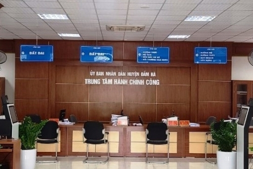 Đình chỉ Phó Giám đốc trung tâm hành chính công huyện vì liên quan tố cáo hiếp dâm