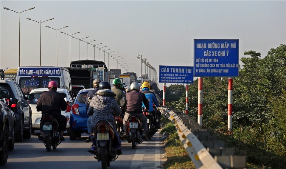 Hà Nội phân luồng giao thông phục vụ thi công trên cầu Thanh Trì