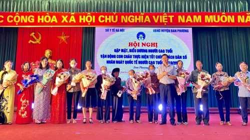 Biểu dương người cao tuổi tiêu biểu thực hiện tốt chính sách dân số tại huyện Đan Phượng