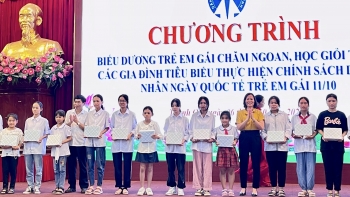 Huyện Sóc Sơn và Thanh Oai tổ chức gặp mặt, biểu dương trẻ em gái nhân ngày Quốc tế trẻ em gái 11/10