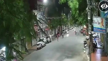 Hải Phòng: Hai thiếu niên đi xe máy tông người phụ nữ tử vong đến công an trình diện