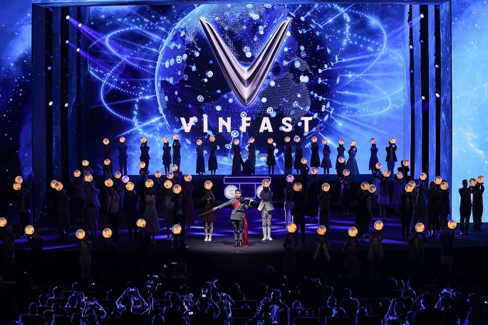 Màn ra mắt Cộng đồng VinFast toàn cầu đầy ấn tượng với sự tham gia của 100 diễn viên tượng trưng cho tất cả màu da, sắc tộc, quốc gia, ngành nghề.