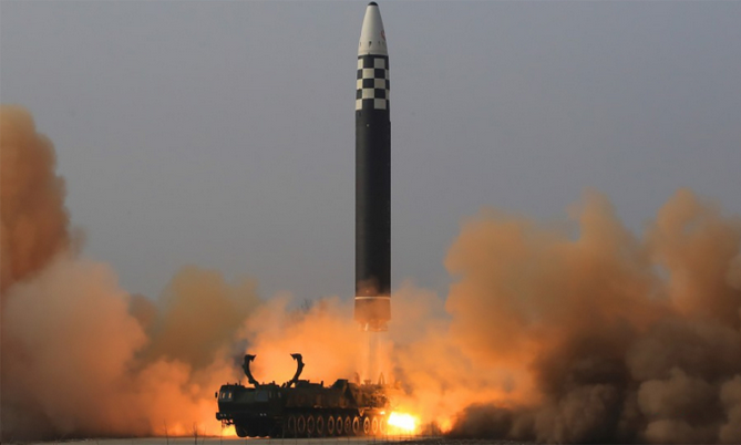 Triều Tiên tiếp tục phóng liên tiếp 2 tên lửa đạn đạo