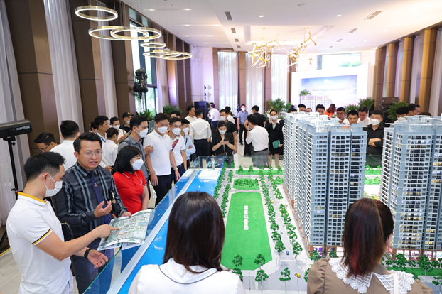 Thị trường căn hộ Hà Nội: Dự án “hút” hàng trăm lượt khách mỗi ngày