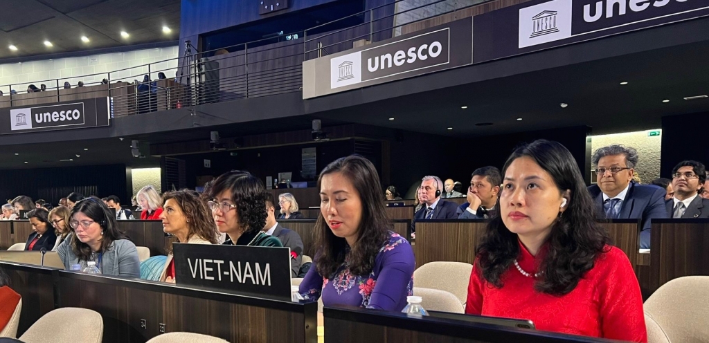 Việt Nam tham dự Khoá họp lần thứ 215 của Hội đồng Chấp hành của UNESCO