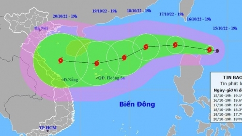 Bão Nesat giật cấp 10 đang hướng vào Biển Đông