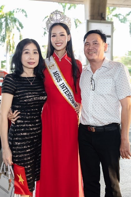 Bảo Ngọc trở về nước sau khi đăng quang Miss Intercontinental 2022