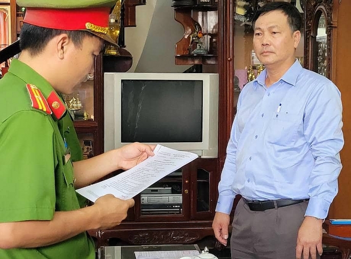 Cơ quan CSĐT Công an tỉnh Đồng Nai phối hợp Viện KSND đã thi hành lệnh bắt tạm giam ông Nguyễn Văn Hồng, 