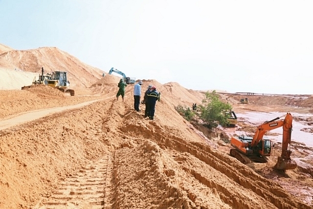 Hiện trường vụ sập mỏ khai thác titan Nam Suối Nhum khiến 4 người thương vong ở Bình Thuận