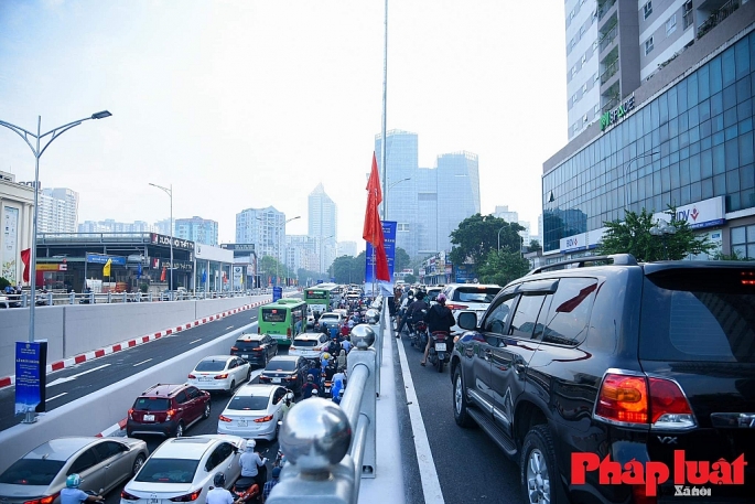 Theo Sở GTVT Hà Nội, phí phương tiện cơ giới đường bộ đi vào một số khu vực nhằm giảm ùn tắc giao thông, do vậy, không áp dụng đại trà đối với các phương tiện, khu vực cũng như các khung giờ trên thực tế 	