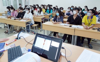Các trường Đại học top đầu Việt Nam ngừng tăng học phí trong năm học 2022-2023