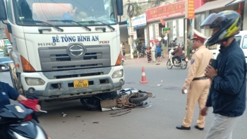 Hai người trên xe SH tử vong sau va chạm với xe bồn ở Sơn La