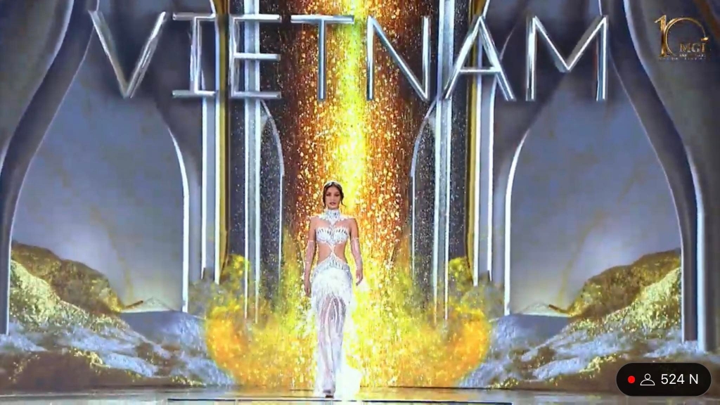 Thiên Ân trình diễn bùng nổ tại bán kết Hoa hậu Hòa bình thế giới