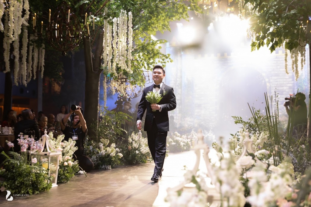Đám cưới trong “truyện cổ tích” của Hoa hậu Đỗ Mỹ Linh và Doanh nhân trẻ Đỗ Quang Vinh