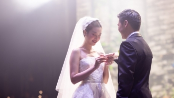 Đám cưới trong “truyện cổ tích” của Hoa hậu Đỗ Mỹ Linh và Doanh nhân trẻ Đỗ Quang Vinh