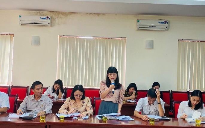 Đại diện UBND quận Hoàn Kiếm đóng góp ý kiến tại Hội nghị góp ý dự thảo tổng kết 10 năm thi hành Nghị định số 59/2012/NĐ-CP