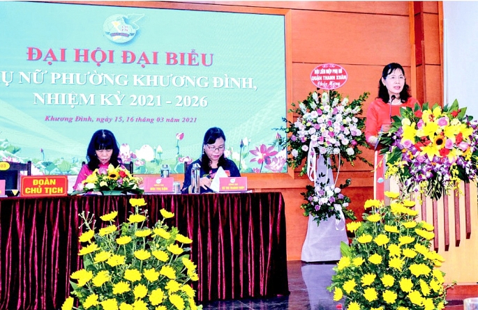 Bà Đỗ Thị Minh Tâm (đang phát biểu) là tấm gương sáng về người cán bộ Hội Phụ nữ tài năng, nhân hậu 	Ảnh: NVCC