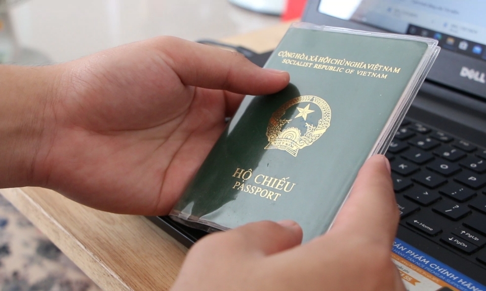 Người dân thực hiện thủ tục “đề nghị cấp hộ chiếu phổ thông tại nhà” như thế nào?