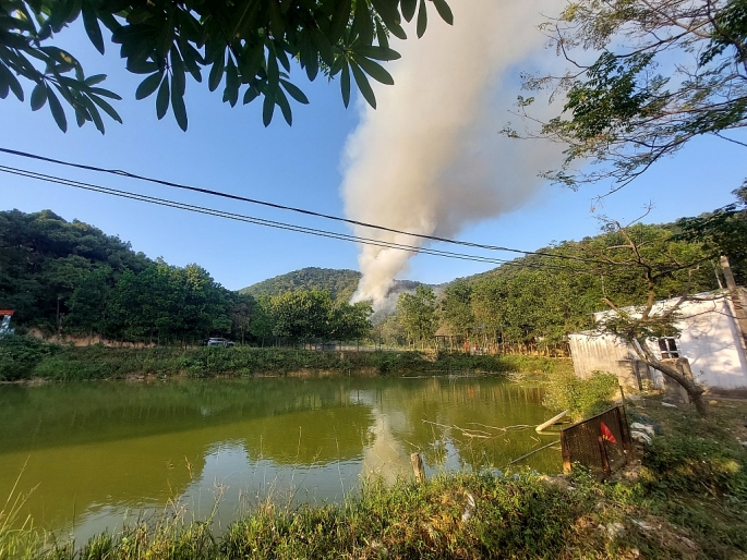 Tích cực tham gia chữa cháy rừng ở Sóc Sơn