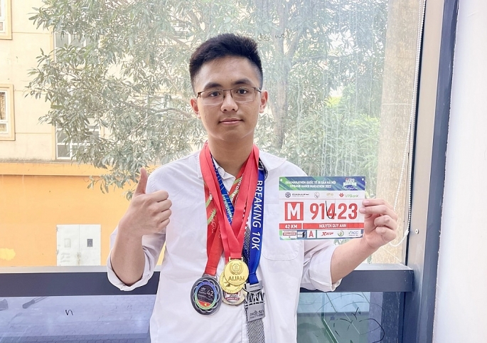 Em Nguyễn Quý Anh được coi là người trẻ tuổi nhất Việt Nam giành điểm tuyệt đối kỳ thi IELTS