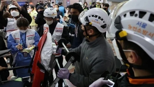 Hàn Quốc: Tàu chở gần 300 người trật đường ray giữa Seoul