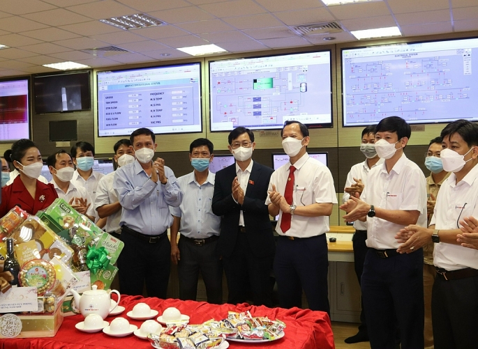 Đại diện Đoàn Đại biểu Quốc hội tỉnh Bình Thuận cùng lãnh đạo địa phương chúc Tết tại Nhà máy Nhiệt điện Vĩnh Tân 4 năm 2022