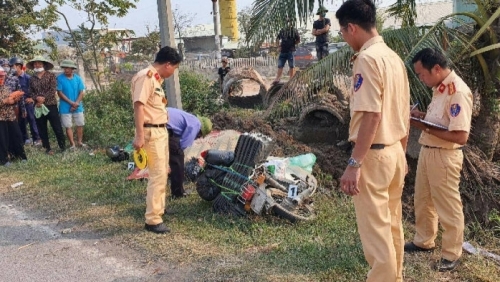 Phát hiện người phụ nữ tử vong bất thường gần cầu Bình