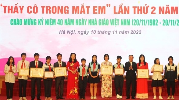 Hà Nội: 91 tác phẩm được trao giải "Thầy cô trong mắt em"