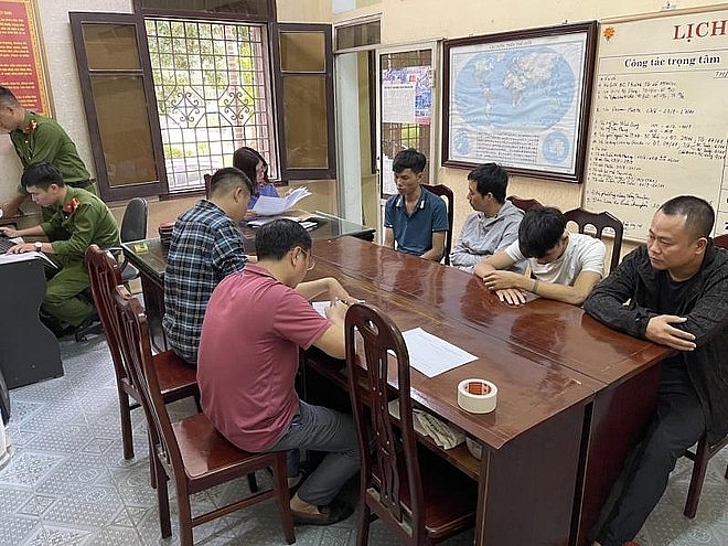 Nam Định: Phá đường dây chuyên làm giả giấy tờ, bằng cấp qua mạng