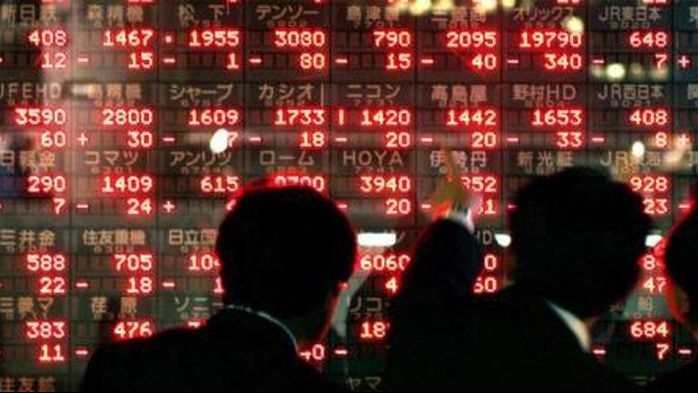 Thị trường đỏ lửa, VN-Index giảm gần 30 điểm, về gần mốc 900