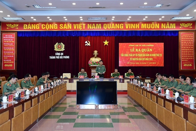 Đại tá Phạm Viết Dũng – Phó Giám đốc Công an TP Hải Phòng phát biểu tại buổi lễ