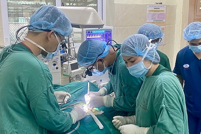 Phẫu thuật thành công dị tật tim cho bé trai sinh non 33 ngày tuổi