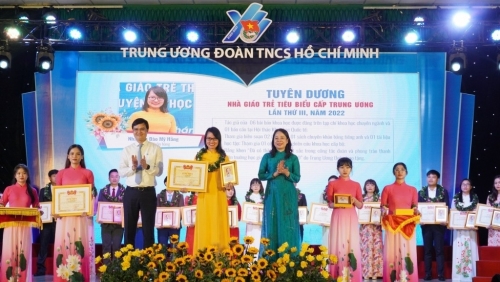 Cô giáo chinh phục học trò bằng những bài giảng hấp dẫn