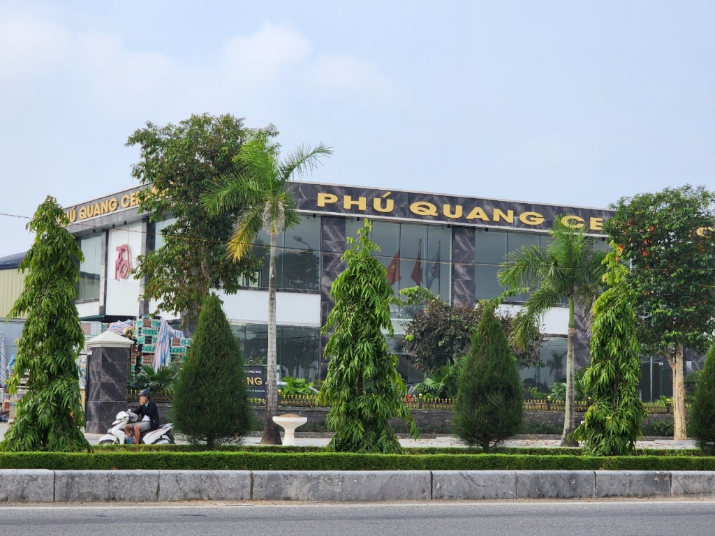 Công ty Phú Quang xây dựng và đưa vào sử dụng nhiều hạng mục không có trong quy hoạch