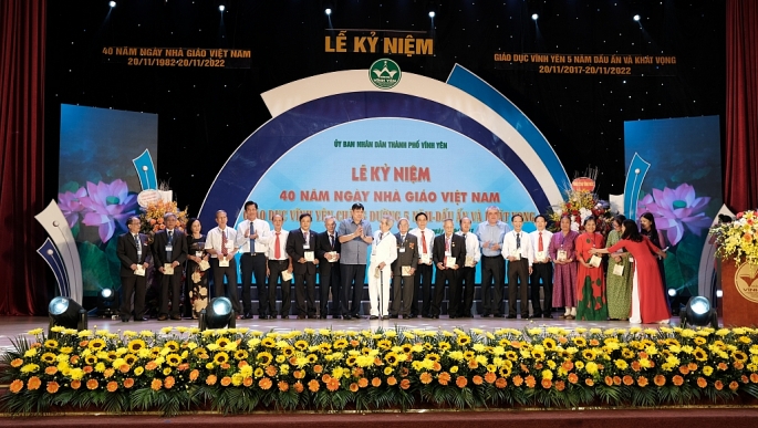 TP Vĩnh Yên long trọng tổ chức lễ kỷ niệm 40 năm Ngày nhà giáo Việt Nam