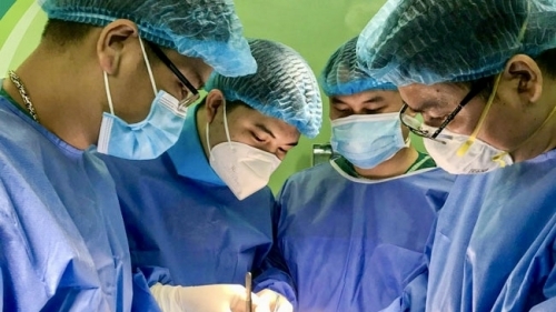Trẻ sơ sinh nhỏ tuổi nhất được phẫu thuật tạo hình mặt tại Việt Nam