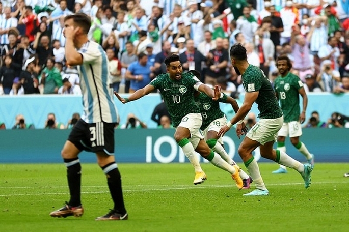  Saudi Arabia ăn mừng bàn thắng thứ hai.