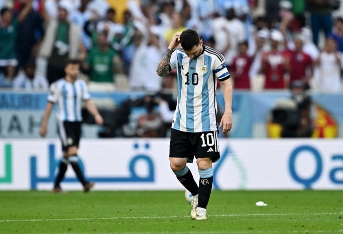sự thất vọng của Messi và các đồng đội.