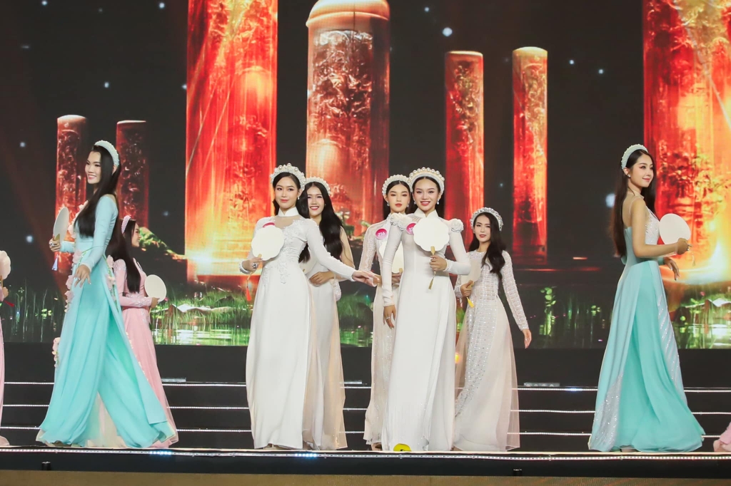 Điểm trừ của chung khảo Hoa hậu Việt Nam 2022