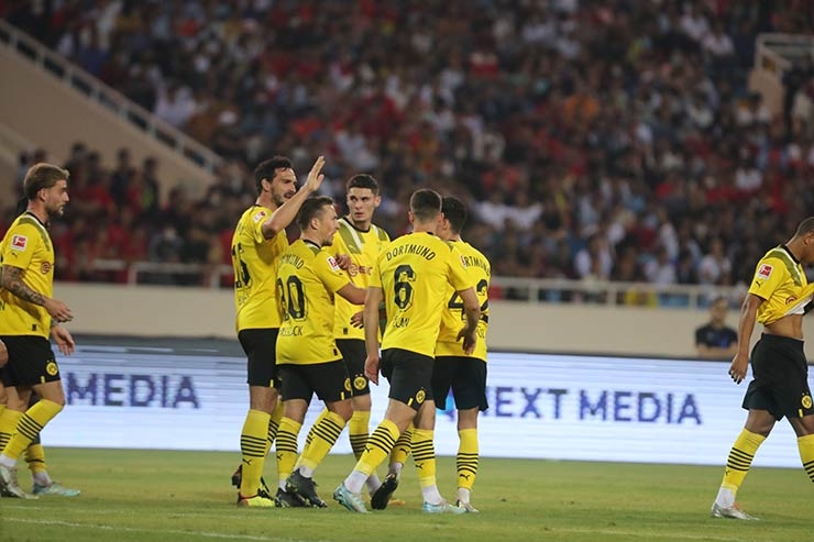 ĐT Việt Nam xuất sắc ngược dòng trước Dortmund