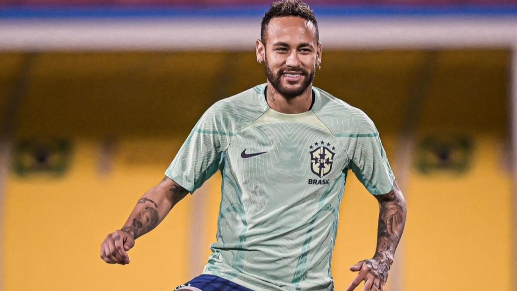 Neymar tiếp tục lên tiếng đáp trả tin đồn tăng cân