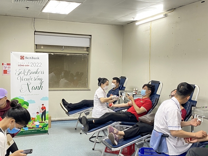 Văn phòng đại diện TP Hồ Chí Minh của SeABank có hoạt động nổi bật với sự tham gia của 93 tình nguyện viên đã thu được gần 100 đơn vị máu