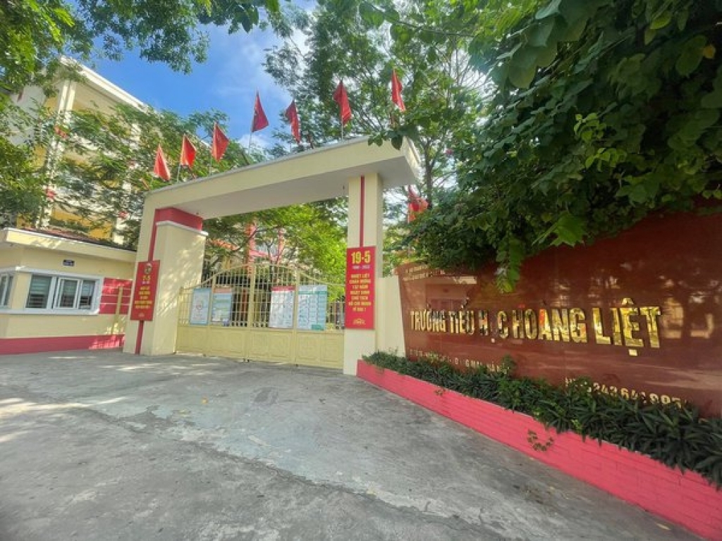8 học sinh tiểu học ở Hà Nội nhập viện vì nghịch thuốc lá điện tử