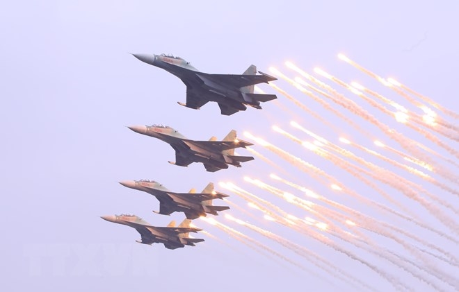 Màn trình diễn của Su-30 tại lễ khai mạc