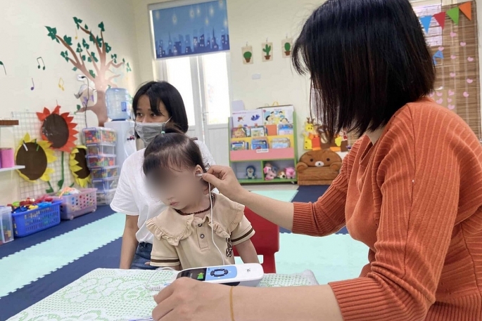 Các quận, huyện trên địa bàn thành phố Hà Nội tổ chức khám khiếm thính cho trẻ em