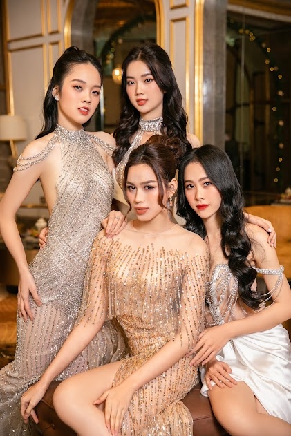 Màn đọ dáng giữa Hoa hậu Đỗ Hà cùng top 3 Người đẹp tài năng HHVN 2022