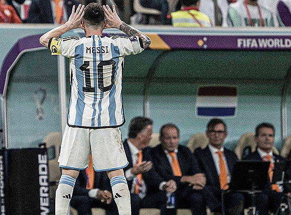 Cùng ngắm nhìn đoàn quân của Messi cổ vũ nhau với tinh thần lừng lẫy khi khiêu khích đội tuyển Hà Lan tại một giải đấu đỉnh cao!