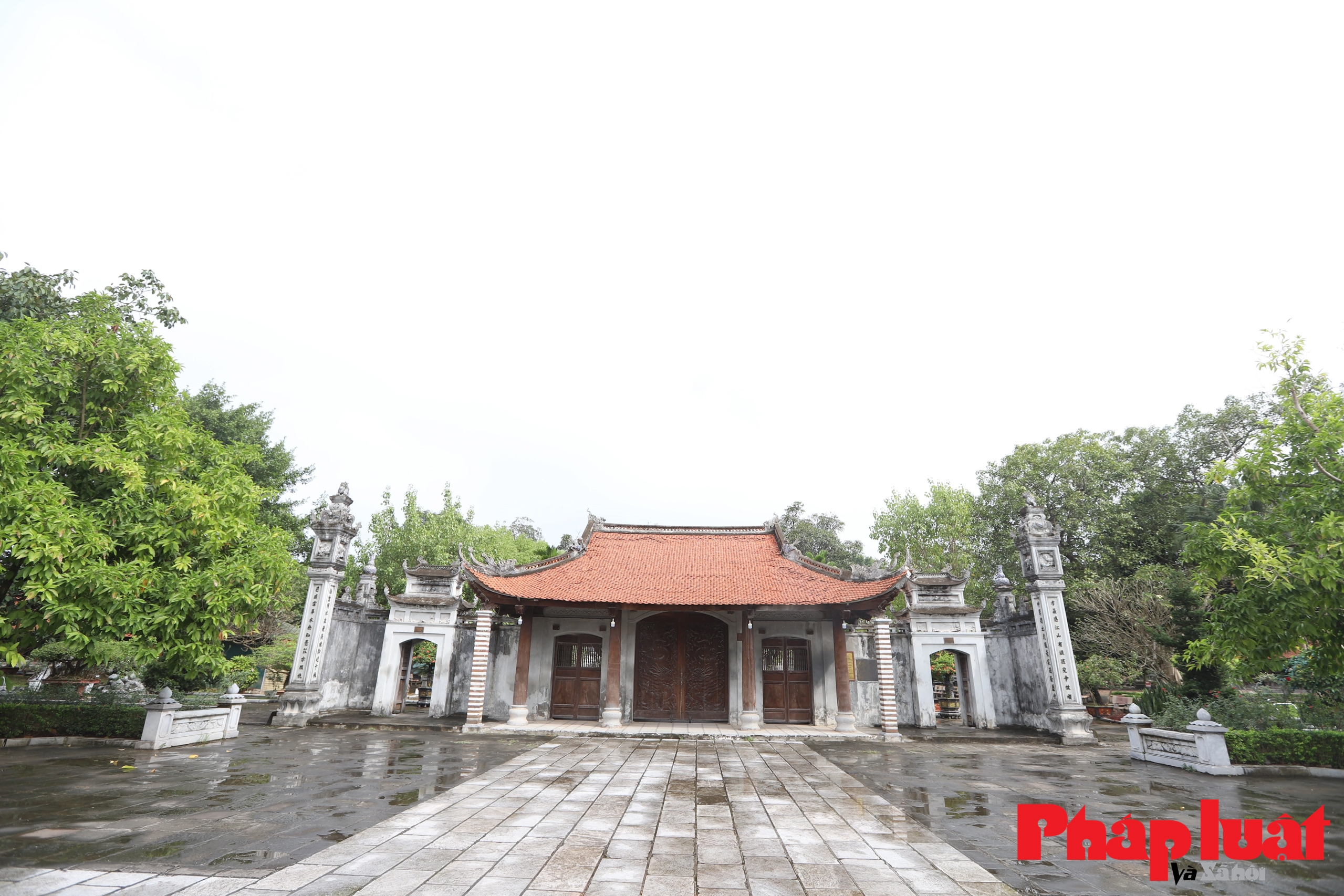 Toàn cảnh điểm du lịch di tích Quốc gia đặc biệt đền Hai Bà Trưng