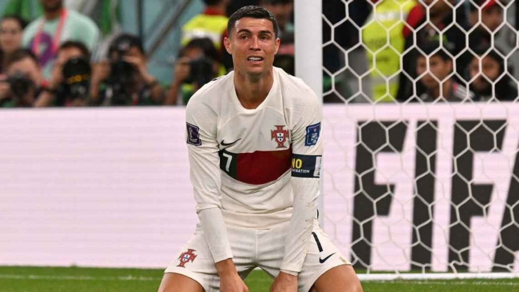 Ronaldo rời World Cup trong nước mắt