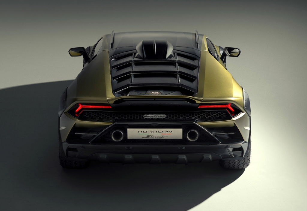 Lamborghini Huracan Sterrato 2023: Sự kết hợp của siêu xe và off-road